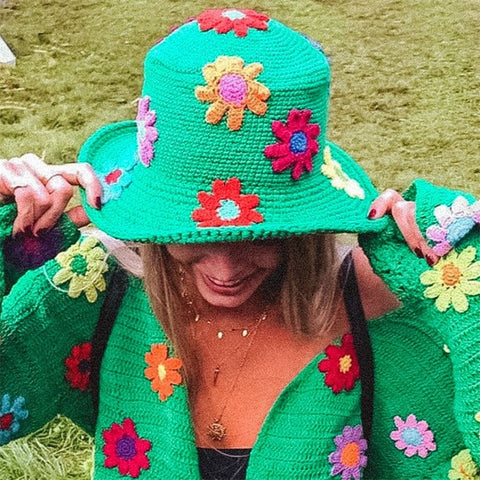 Green Crochet Hat With Daisies