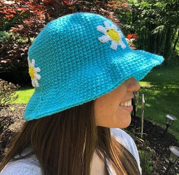 Turquoise Knitted Hat With Daisies